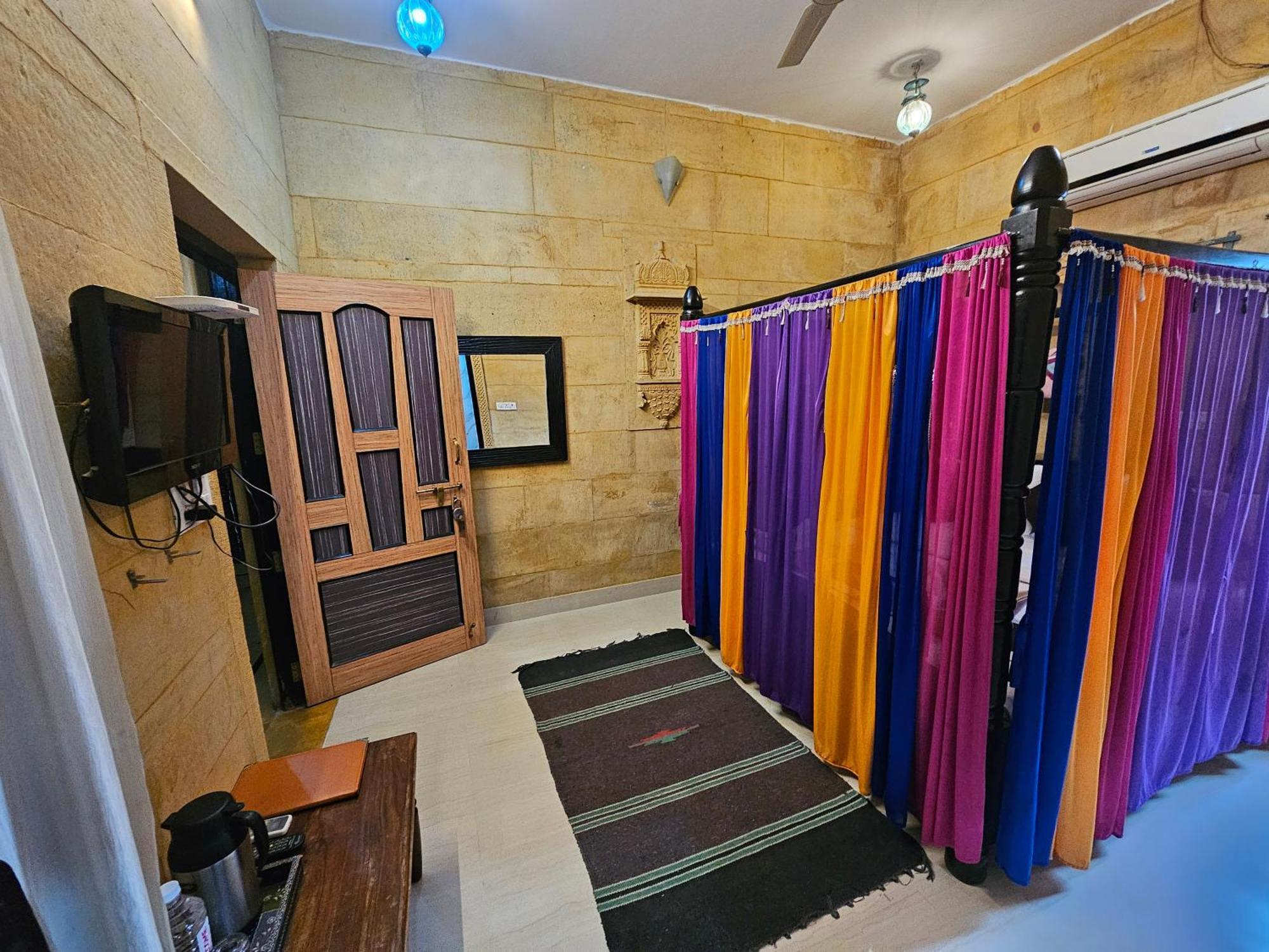 ג'איסלמר Hotel Royal Haveli מראה חיצוני תמונה